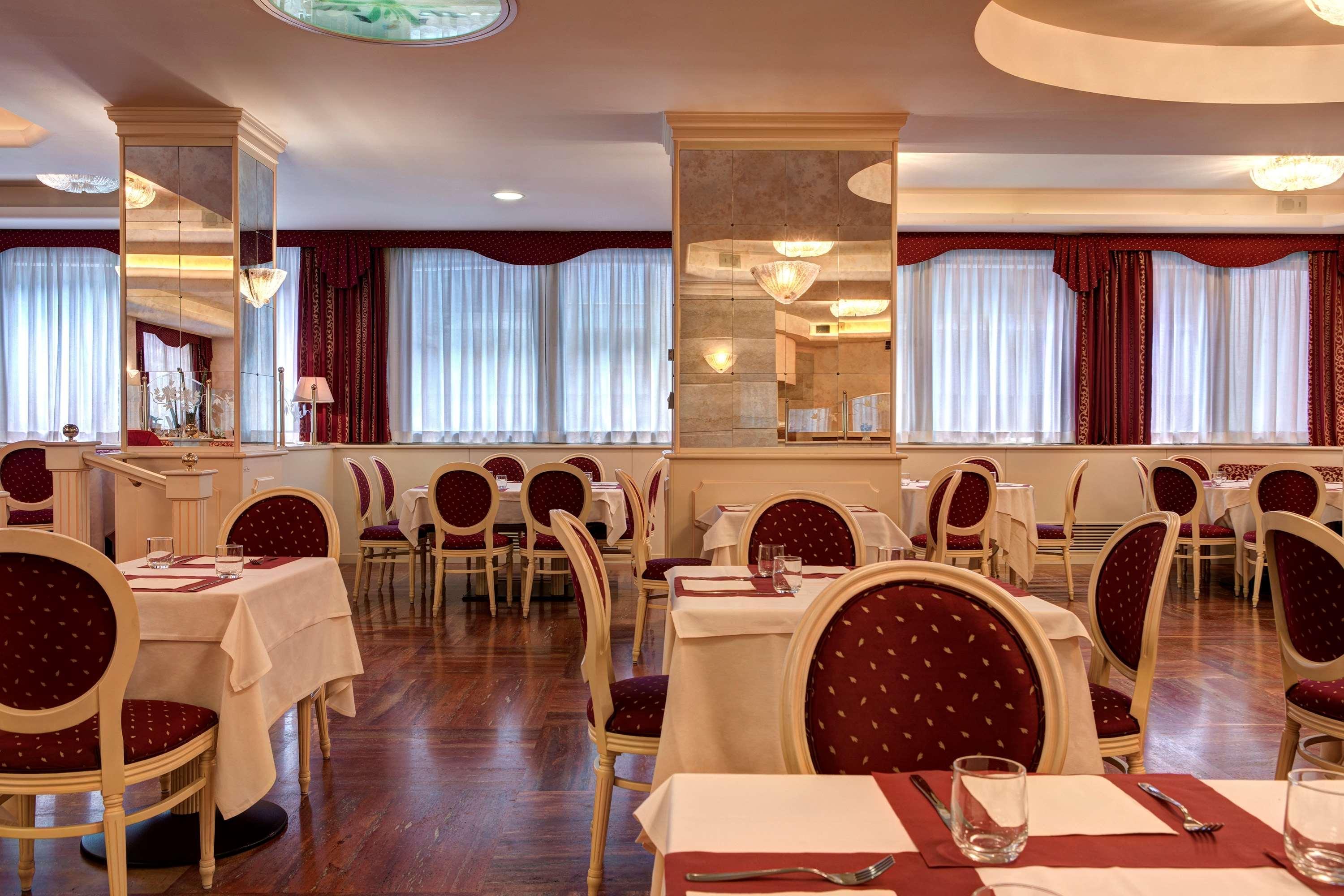 Best Western Gorizia Palace Buitenkant foto