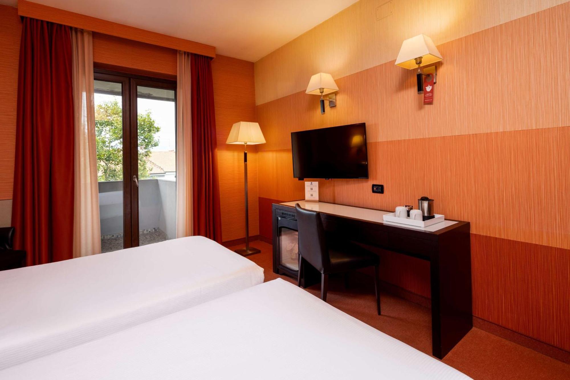 Best Western Gorizia Palace Buitenkant foto