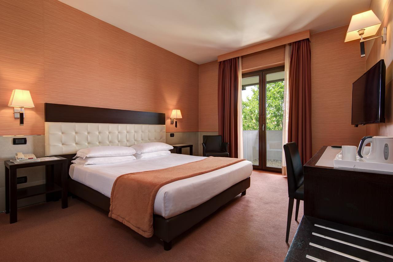 Best Western Gorizia Palace Buitenkant foto